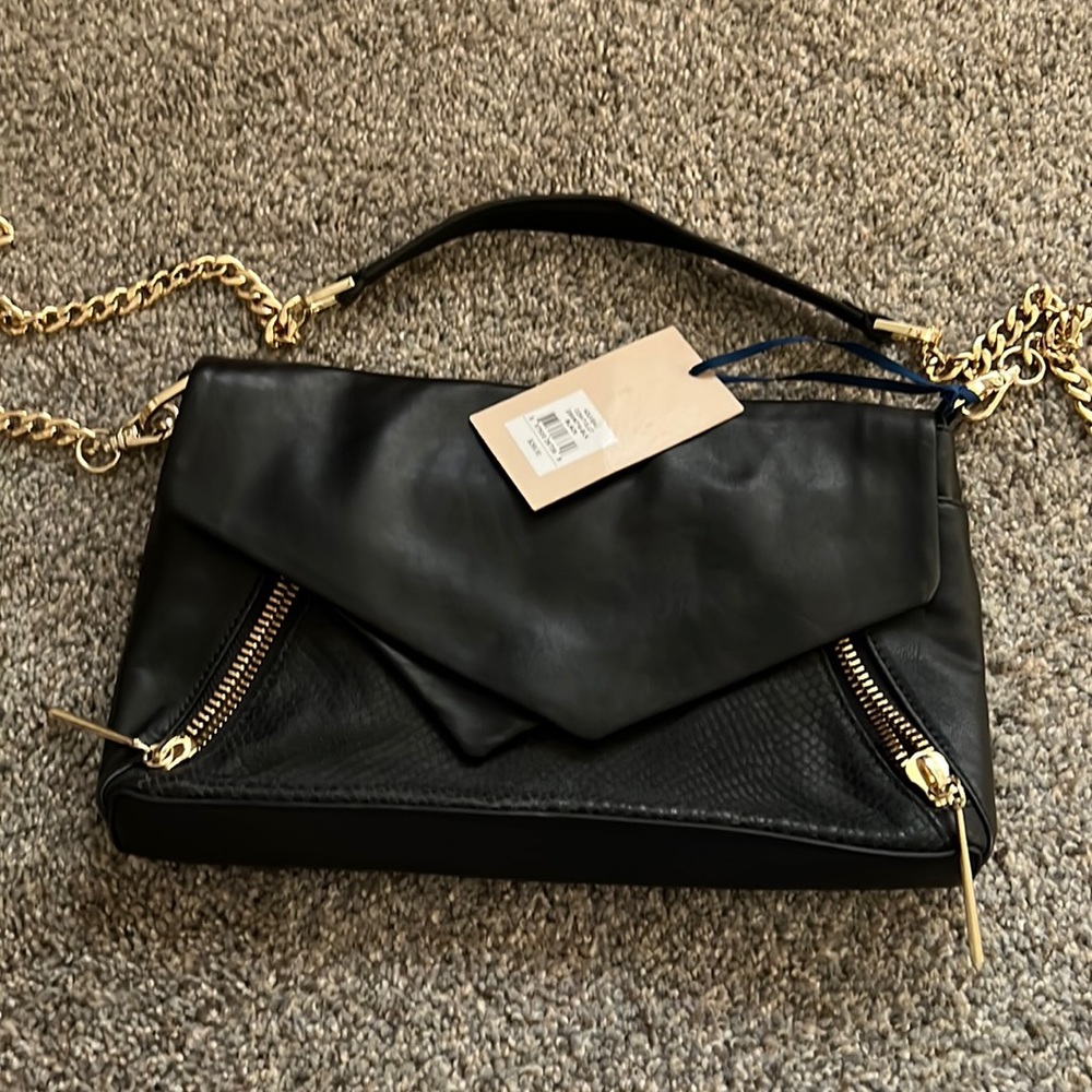 Black Pour la Victoire purse up for grabs!